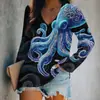 Camiseta feminina de manga longa com gola V, estampa de padrão artístico de polvo arco-íris retrô. Personalização de fábrica disponível para peça única e atacado.