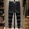 Jeans negros de alta gama de moda para hombre, corte slim, pierna estrecha, nuevo estilo de verano moderno, elásticos, lavados, versión coreana, pantalones largos para hombre