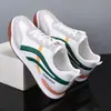Sapatos Masculinos Primavera 2026 Novo Estilo Verão Versátil Retro Sola Reta Tendência Celebridade da Internet Mais Vendido Sapatos Casuais Esportivos para Homens