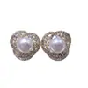 Aretes de Perlas de Agua Dulce Naturales, Ligeros y Lujosos, con Diseño de Flor de Tres Hojas y Completamente Incrustados con Circonia, Joyería de Perlas, Venta al por Mayor de Fuente Original