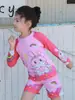 Suprimento transfronteiriço maiô infantil de duas peças com estampa de coelho de desenho animado e arco-íris, manga longa, shorts, proteção solar, para piscina, fonte termal, praia