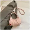 Bolsa de mão plissada com estrela popular transfronteiriça feminina 2026 nova nicho estilo coreano elegante versátil bolsa de ombro única transversal
