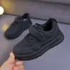 Zapatillas Blancas para Niños 2026 Otoño/Invierno Nuevo Modelo Zapatos Deportivos para Niños Ligeros Zapatos Casuales de Tabla para Niñas Suela Suave Zapatos para Bebé Modernos
