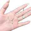 Colar Yibeizi para Mulheres, Luxo Leve, Nicho, Design de Ponta, Novo Estilo 2024, Pingente de Concha Ins