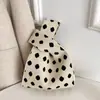 Bolsa de Tricô Rosa Girly de Design Exclusivo Bolsa Colete Versátil Bolsa de Mão de Grande Capacidade Bolsa para Passeio com Miudezas Bolsa de Mão Fashion