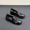 2026 Nuevos Mocasines Británicos de Punta Redonda sin Cordones para Mujer Versátiles para el Trabajo Estilo Retro Simple Tacón Bajo Zapatos Pequeños de Cuero