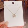 Colar de flores de quatro folhas de moda simples Design de nicho Internet Celebrity Light Luxury Necklace 2022 Nova corrente de clavícula da moda