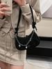 Bolso pequeño de mujer de este año, combina con todo, nueva moda 2024, bolso de mensajero de alta gama de nicho de moda, bolso de axila de primavera y verano