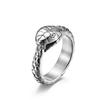 Anillo de serpiente hambrienta de titanio y acero con baño de oro al vacío estilo hipster europeo y americano, accesorios de personalidad hipster, suministro transfronterizo de Amazon