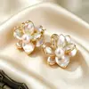 Pendientes Yanbai Estilo Francés Retro Flor Perla de Imitación Esmalte Blanco Crudo Simple Elegante de Alta Calidad Temperamento Lujo Ligero Pendientes para Mujer