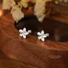 Aretes de flor de gardenia para mujer, plata pura s999, estilo bosque, frescos y elegantes, ganchos florales versátiles para la oreja, aretes de plata pura al por mayor