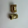 Tuercas de Cobre Embebidas Moleteadas Moldeadas por Inyección M1M2M2.5M3M4M5M6M8 Inserciones de Cobre Tuercas de Cobre de Doble Paso Fundidas en Caliente de Grano Recto