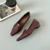 Sapatos retrô estilo britânico com bico fino e salto grosso, adequados para o trajeto e o trabalho, mocassins casuais de couro versáteis para mulheres