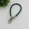 Cordão de Pulso para Celular em Couro com Fivela Triângulo Giratória 360 graus Corda de Couro PU Anti-perda Cordão Versátil Durável