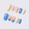 Unhas vestíveis de alta qualidade, unhas postiças formato oval curtas estilo francês com bolinhas nas cores azul e branco, peças de nail art finalizadas