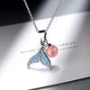 Collar con colgante de delfín de cola de pez humano para mujer, sin sentido, cristal de fresa natural, flor de melocotón rosa, cadena para clavícula mori de estudiante