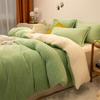 Conjunto de quatro peças de veludo de leite liso forrado com fleece atacado lençóis de veludo coral capa de edredom flanela cama conjunto de três peças inverno