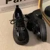 Zapatos negros de cuero estilo británico para mujer, nueva colección otoño 2026, versátiles de encaje retro estilo japonés JK con plataforma para estudiantes