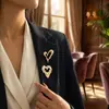 Conjunto de Broches Transpassado Novo Estilo em Forma de Coração Vazado Adequado para Mulheres para Uso Diário, Festas e Ocasiões de Negócios, Exalando Elegância