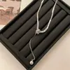 Moderna Fina ~ Cadena Metálica de Lujo Ligero de Nicho Diseño Cadena para Clavícula Moda Femenina Celebridad de Internet Dulce Fresca ins