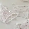 Calcinha Fio Dental Feminina Renda Morango Puro Desejo Estilo Menina Doce Japonesa com Tiras Finas e Fenda Alta Sexy para Mulheres