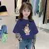 Camiseta Básica Infantil Primavera e Outono Estilo Coreano Tendência Meninas Falso Duas Peças Manga Longa Camiseta Top Listrado Desenho Animado para Meninas
