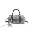El popular bolso pequeño cuadrado dulce para mujer de este año es el nuevo modelo de verano 2026, con un diseño de bloques de color, adecuado para ir al trabajo y se puede llevar como bolso de hombro o bolso cruzado