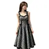 Vestido retro elegante de tirantes a rayas estilo francés para mujer, nueva colección primavera/verano 2026, con una elegante cintura de corbata y un diseño largo