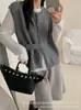 Colete de tricô trançado retrô para mulheres, novo estilo outono/inverno, gola redonda, de abotoar na frente, sem mangas, perfeito para usar em camadas, efeito emagrecedor, colete de tricô