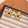 Pendientes Metálicos de Flor de Perla Nuevos de Verano para Mujer Estilo Francés de Lujo Accesible Nicho Estilo Ins Pendientes Dorados Estilo Antiguo