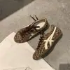 Zapatos de entrenamiento alemanes de suela plana para mujer, nuevos zapatos deportivos casuales rojos para verano-otoño 2026, populares zapatos de papá, zapatillas