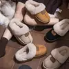 2025 Nuevas Pantuflas de Algodón para Mujer Otoño e Invierno Hogar Antideslizantes Suela Gruesa Uso Exterior Cálidas Esponjosas Felpa Pantuflas con Forma de Caca