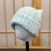 Estilo japonés, anti-envejecimiento, diseño de orejas de gato de caricatura, efecto adelgazante, gorro de punto para mujer, cálido y protector para los oídos para otoño e invierno, corte holgado, adecuado para cabezas más grandes