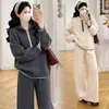 Roupa de maternidade outono e inverno conjunto de malha grossa com zíper parcial e capuz borda contrastante calça de perna larga conjunto de duas peças peça externa que cobre a barriga