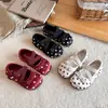 Zapatos de piel versátiles de estilo coreano para niñas, con lunares, para ballet, nueva moda primavera y otoño 2026, suela suave, versátiles, para bebé princesa