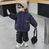 Ropa de Invierno para Niños Parka de Felpa Bordada con Piel de Conejo Estilo Coreano Chaqueta de Algodón Guapa y Moderna para Niños Ropa de Algodón para Niños Pequeños y Medianos Chaqueta