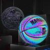 Basquete refletivo No.7 bola azul fluorescente noturna PU desgaste legal rede vermelha presente personalização de basquete com letras
