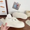 Zapatillas deportivas blancas de velcro, suela gruesa, color blanco lechoso para mujer, lindas y originales, nuevas de primavera/verano 2026, estilo coreano chic de nicho