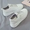 Zapatillas blancas para mujer con diseño de grulla de almohada blanca 2026 nuevo modelo zapatos de mujer suela gruesa primavera y otoño deportivas versátiles 2026 primavera casual artículo popular