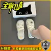 Chinelos femininos estilosos de sola reta e bico fechado, estilo fofo para o verão de 2026, tamancos decorativos slip-on antiderrapantes para uso externo
