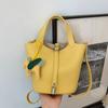 Comércio Exterior Transfronteiriço Fábrica de Origem Bolsa Saco da Moda 2025 Nova Bolsa de Ombro Transversal Feminina Cor Pura Padrão Granulado