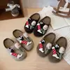 Pantuflas para niña para usar en exteriores 2026 Otoño Nuevo Estilo Niños Pantuflas Birkenstock de Punta Cerrada para Niños Medianos y Grandes Sandalias Slip-ons Medias Pantuflas