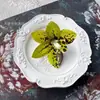 Adorno de Cabeça Simulado de Orquídea Cymbidium com Flores Materiais Artesanais DIY Corsage Flor de Pulso Caixa de Presente Decoração de Casamento