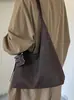 Yuezhi 2026 principios de otoño nueva moda elegante bolsa de hombro de gran capacidad simple para ir al trabajo, bolsa de mano retro simple para debajo del brazo