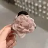 Pinza de Garra Pequeña de Camelia Suave Deseo Puro de Primavera 2026 Nueva Pinza para el Cabello de Gama Alta para Cabello Fino Pinza para Recoger Medio Cabello Pinza de Tiburón