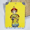 Ímãs de Geladeira de Madeira com Personagens de Tendência Nacional em Estoque, Lembranças Turísticas Criativas Apresentando 56 Grupos Étnicos, Designs de Imperador e Imperatriz, Venda por Atacado a Partir de Uma Peça
