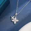 Colar com corrente em O de design exclusivo na cor dourada, com pingente de trevo de quatro folhas e flor dupla cravejado com diamantes, o mais vendido da Amazon, elegante, para mulheres