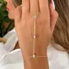 Pulseras de Dedo Populares Personalizadas con Incrustaciones de Diamantes Transfronterizas Europeas y Americanas para Mujeres, Modernas Cadenas Metálicas de Nicho con Pulseras y Brazaletes de Diamantes