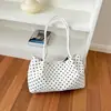 2026 Nova Bolsa Tote de Grande Capacidade Nicho Casual Versátil Verão Bolinhas Estilo Relaxado Ombro Único Transversal Bolsa Tendência