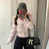 Abrigo corto de algodón estilo dulce y picante de invierno para mujer con cuello grande de pelo, puños acanalados, ajuste a la cintura, corte entallado, adecuado para figuras petite